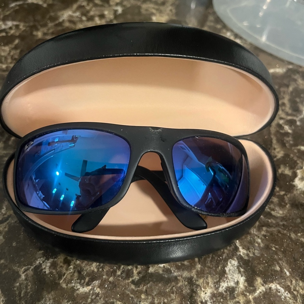 Maui Jim black Sunglasses with Reflective Blue Lenses